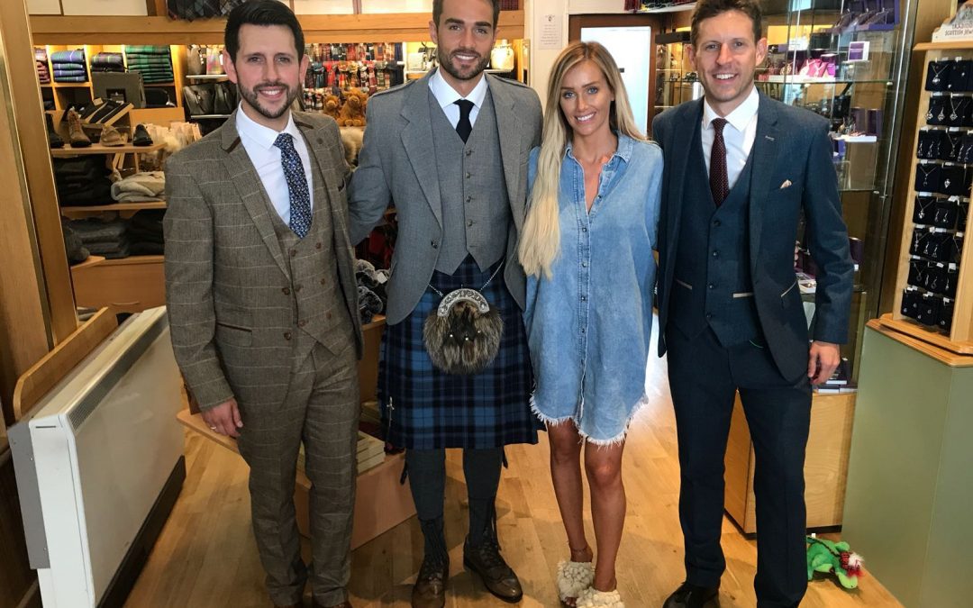 Love Island stars arrive in store for filming of ITV2’s ‘Aftersun’