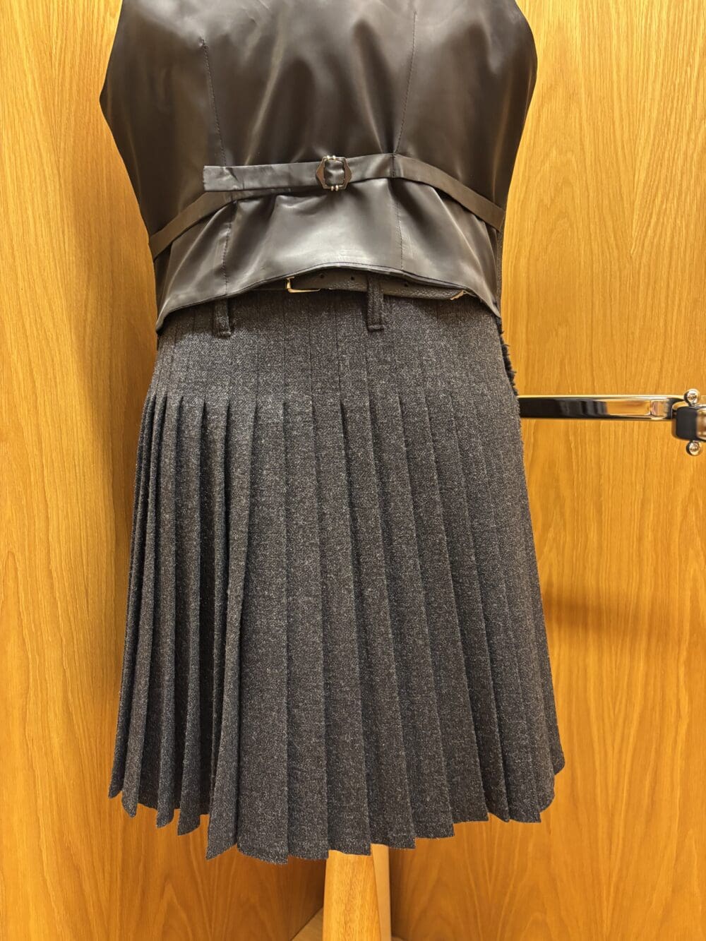 Ex-Hire Charcoal Grey Tweed Kilt - Image 2
