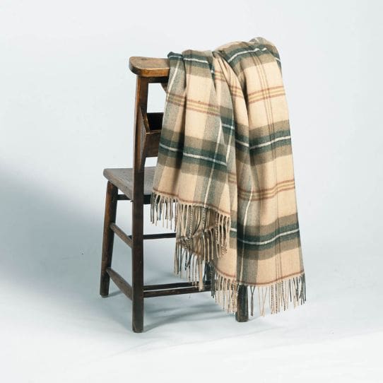 Saskatchewan Weathered Lambswool Borders Blanket - Image 3